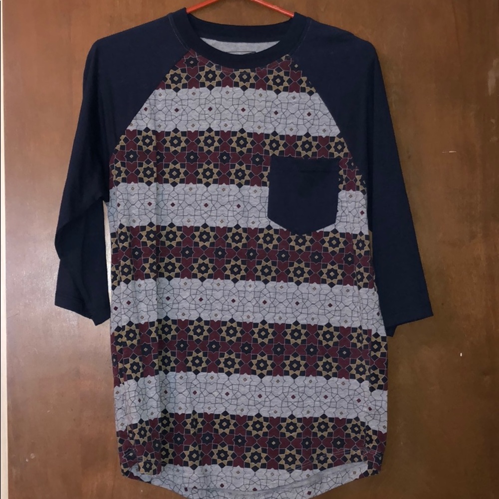 Pattern quarter sleeve pocket tee